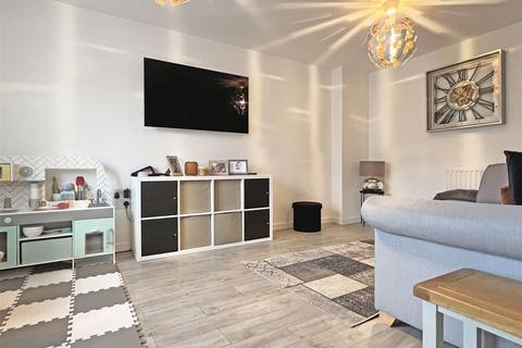 17 Evans Way, Witham, CM8 2FX