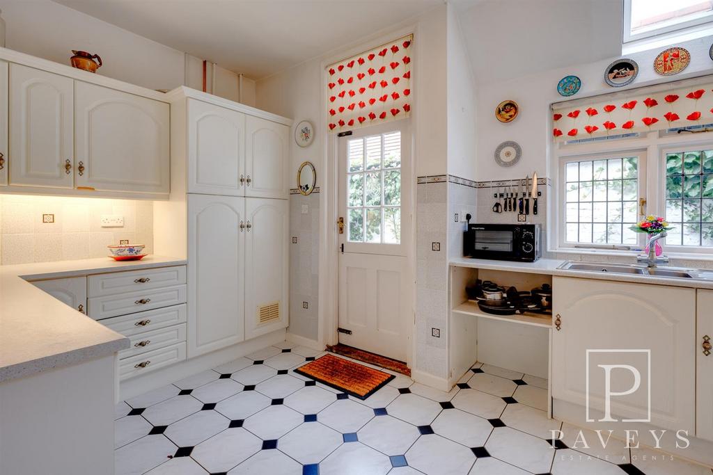 Kitchen breakfast room