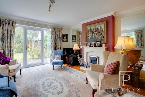 69 Fourth Avenue, Frinton-on-sea, CO13 9DY