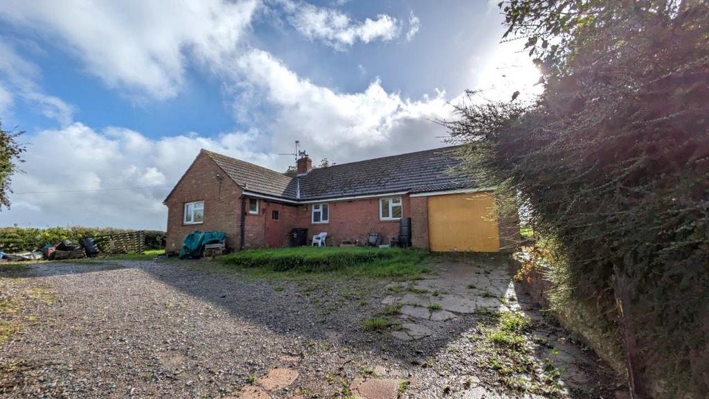 Huntash Lane, Milverton, Taunton 3 bed bungalow for sale £395,000