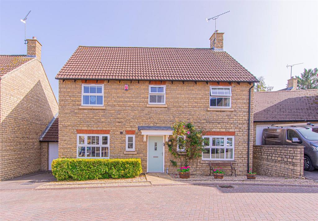 Tawny Close, Neston 5 bed detached house for sale £625,000