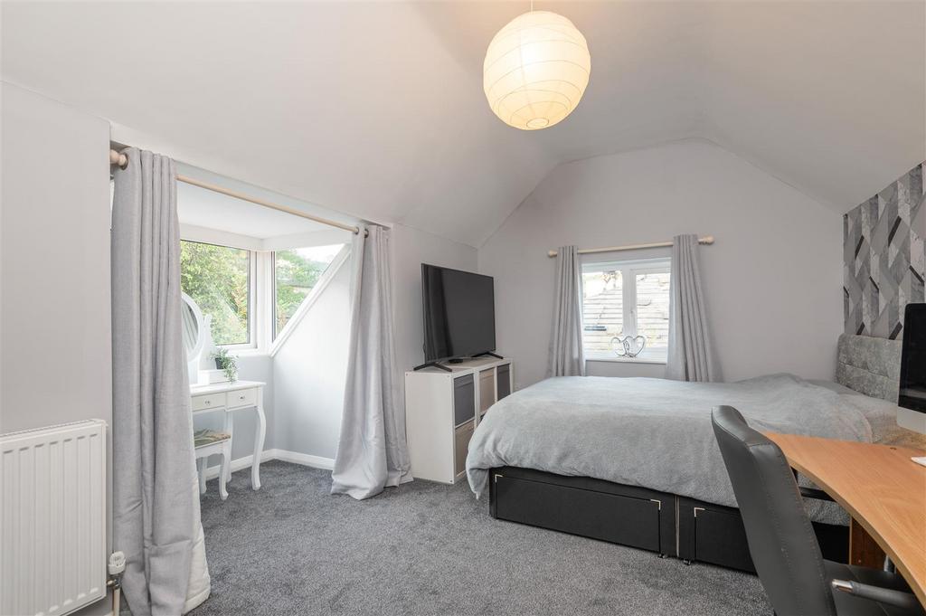 Bradford Road, Huddersfield 5 bed detached bungalow for sale £339,950