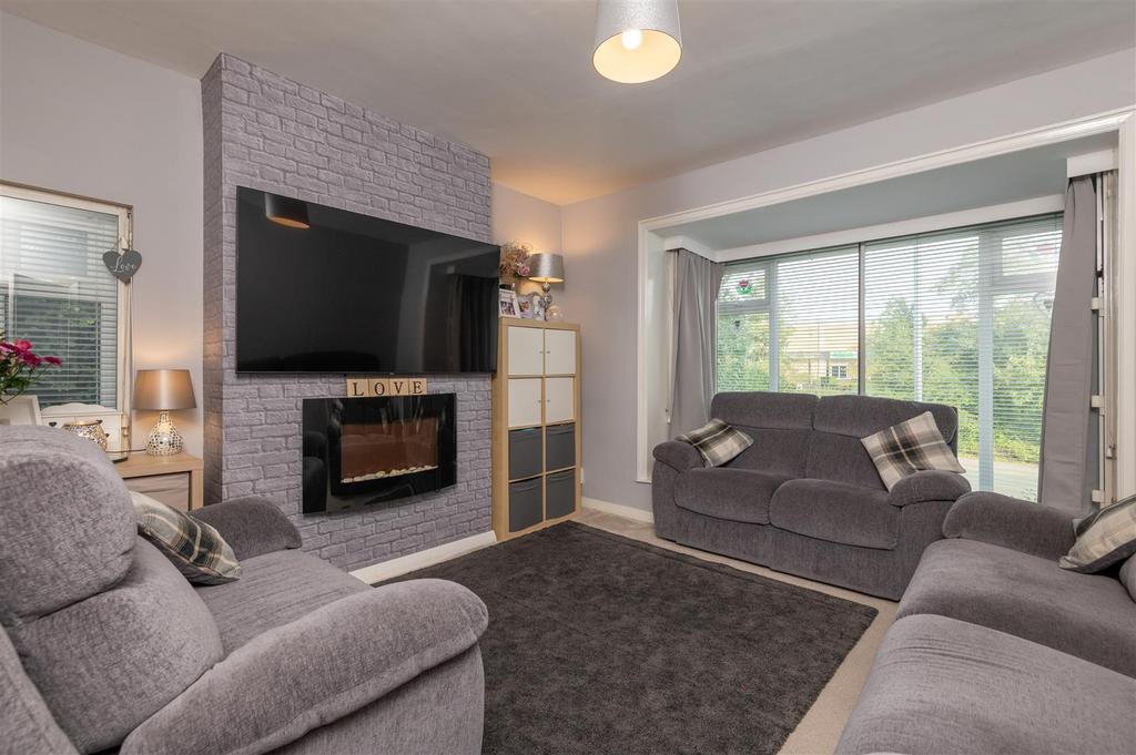 Bradford Road, Huddersfield 5 bed detached bungalow for sale £339,950