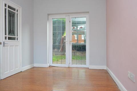 18 Harrow Avenue, Oldham, OL8 4HZ