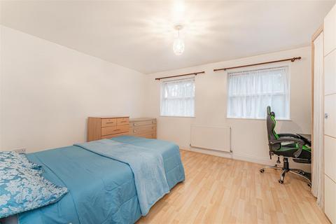 25 Elm Road, Walthamstow, London, E17 9DX