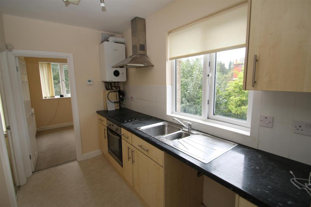 Roman Road, Salisbury 2 bed flat for sale £169,995