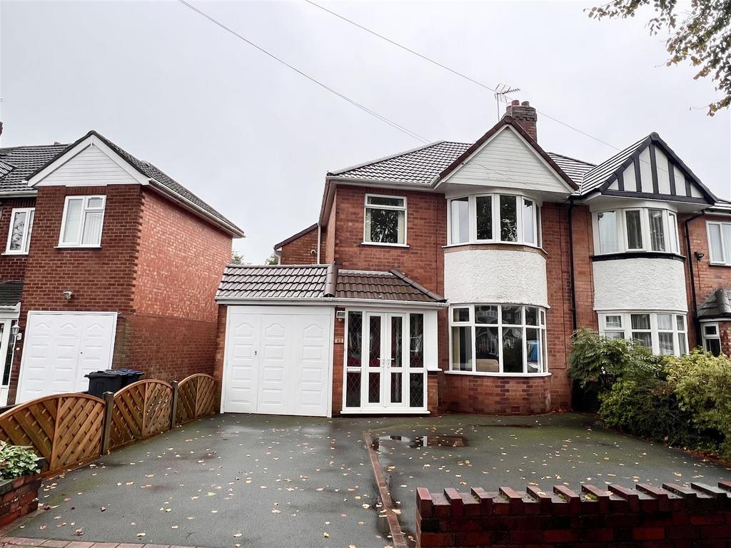 Sandgate Road, Hall Green, Birmingham 3 bed semidetached house for