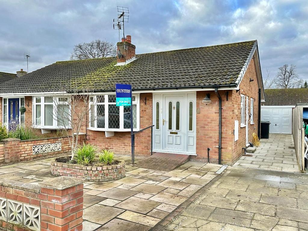 St. Marys Close, Wigginton, York 2 bed semidetached bungalow for sale