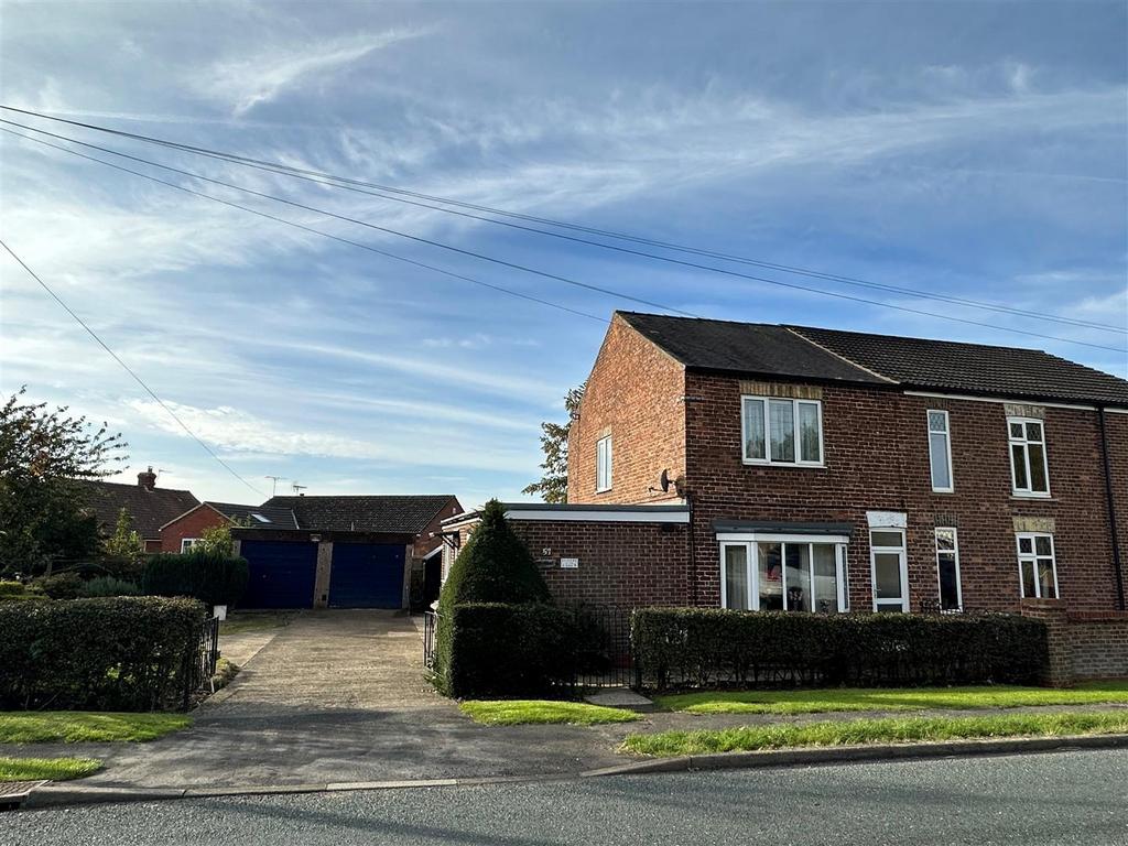 Selby Road, HolmeOnSpaldingMoor, York 2 bed semidetached house for sale £250,000