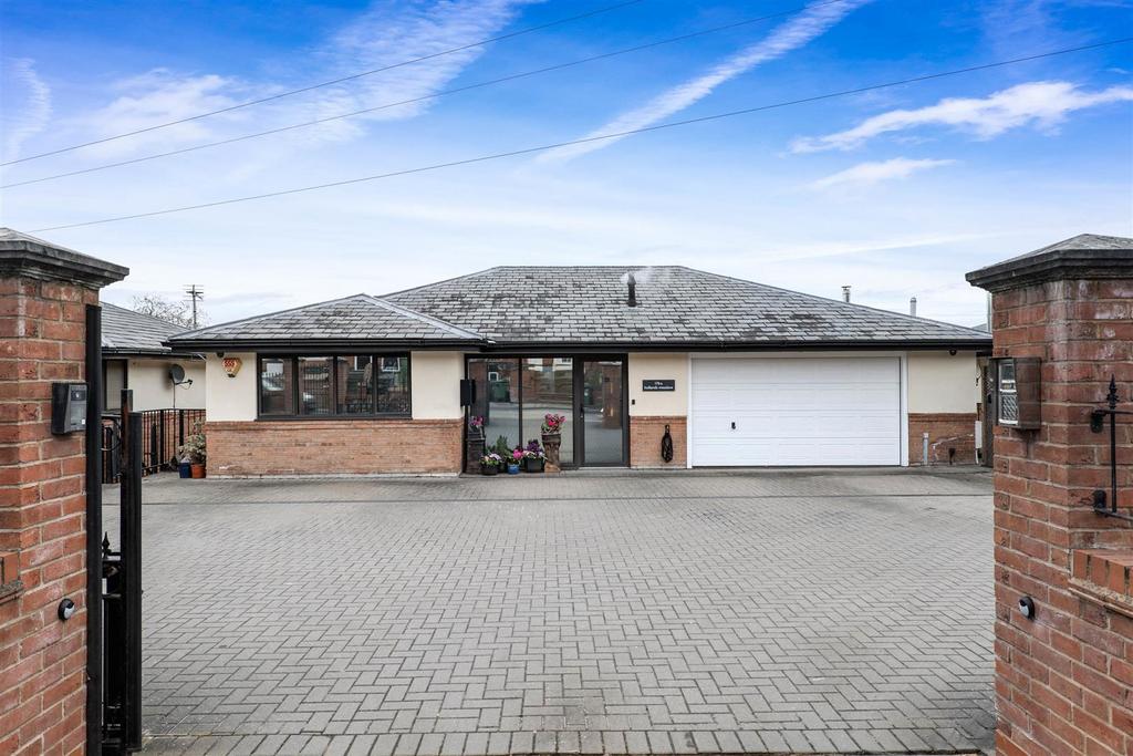 Henwick Road, St. John's, Worcester 5 bed detached house for sale £