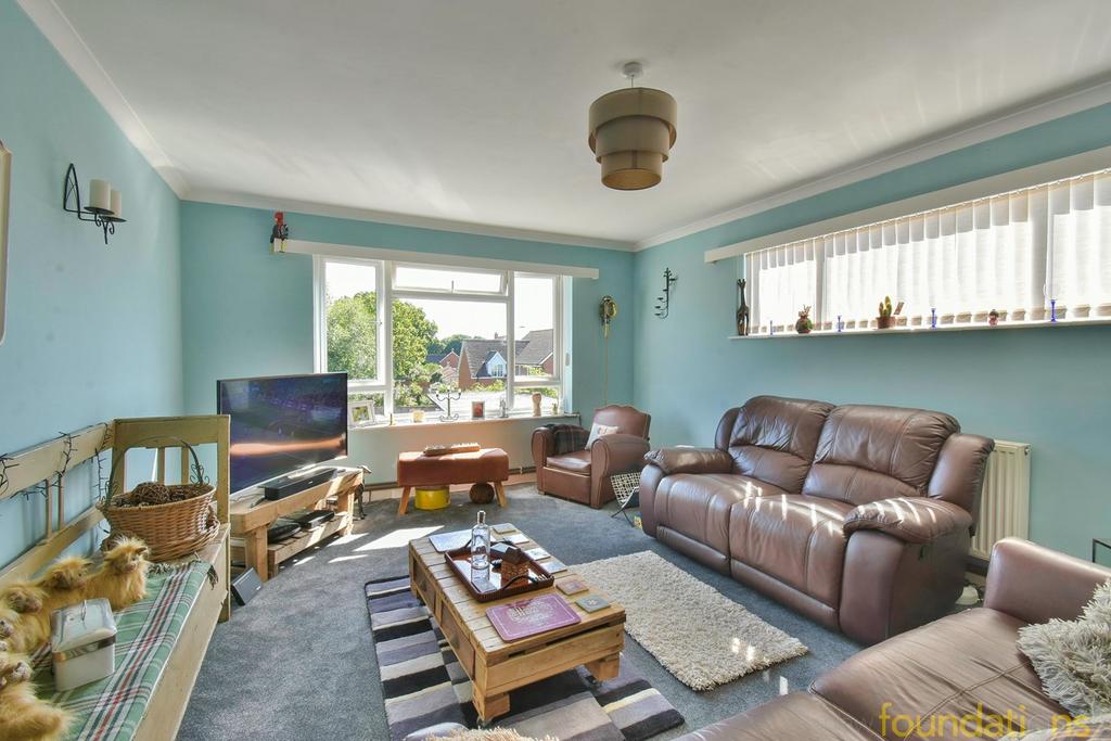 Cowdray Park Road, Bexhill on Sea, East Sussex, TN39 3 bed flat for