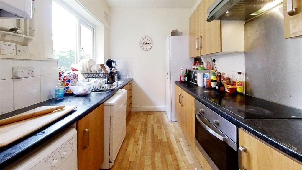 37 Selly Hill Road Kitchen.jpg