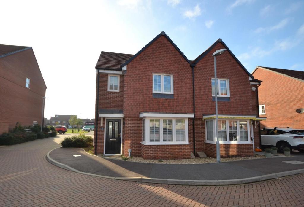 Parker Drive, Buntingford 3 bed semidetached house £450,000
