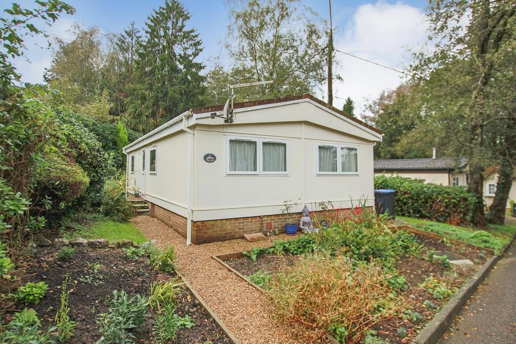 Turners Hill Park, Turners Hill, Crawley, RH10 2 bed park home for sale