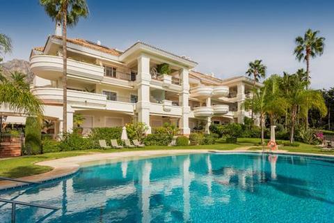 3 bedroom apartment, Altos Reales, Marbella, Malaga