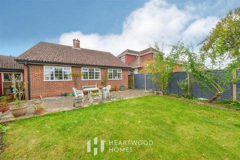 3 bedroom detached bungalow for sale, Mayflower Road, Park Street, St. Albans, AL2 2QW