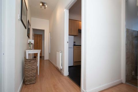 255/3 Canongate, Edinburgh, EH8 8BQ
