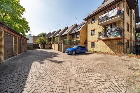 Flat 7, 100 Dalling Road, London, W6 0JA
