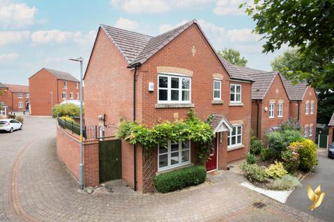 4 bedroom detached house for sale - Worcestershire WR5