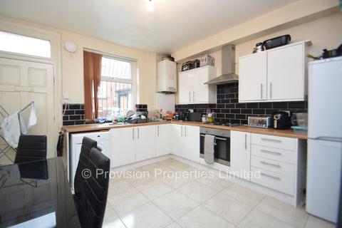 4 bedroom terraced house to rent, Royal Park Road, Hyde Park LS6