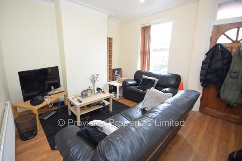 4 bedroom terraced house to rent, Royal Park Road, Hyde Park LS6