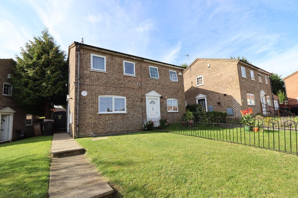 Chelsworth Close, Wigmore, Luton, LU2 9SU 2 bed semidetached house to