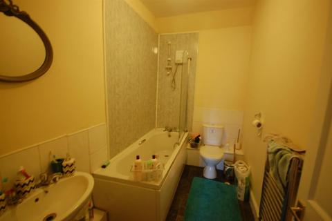 2 bedroom end of terrace house to rent, Gilesgate, Durham City
