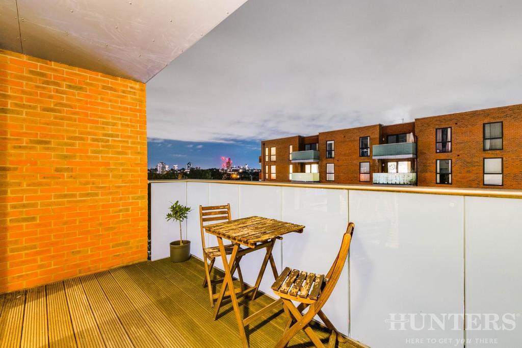 Flat 74, Bathurst Square London, N15 4 FA-25.jpg