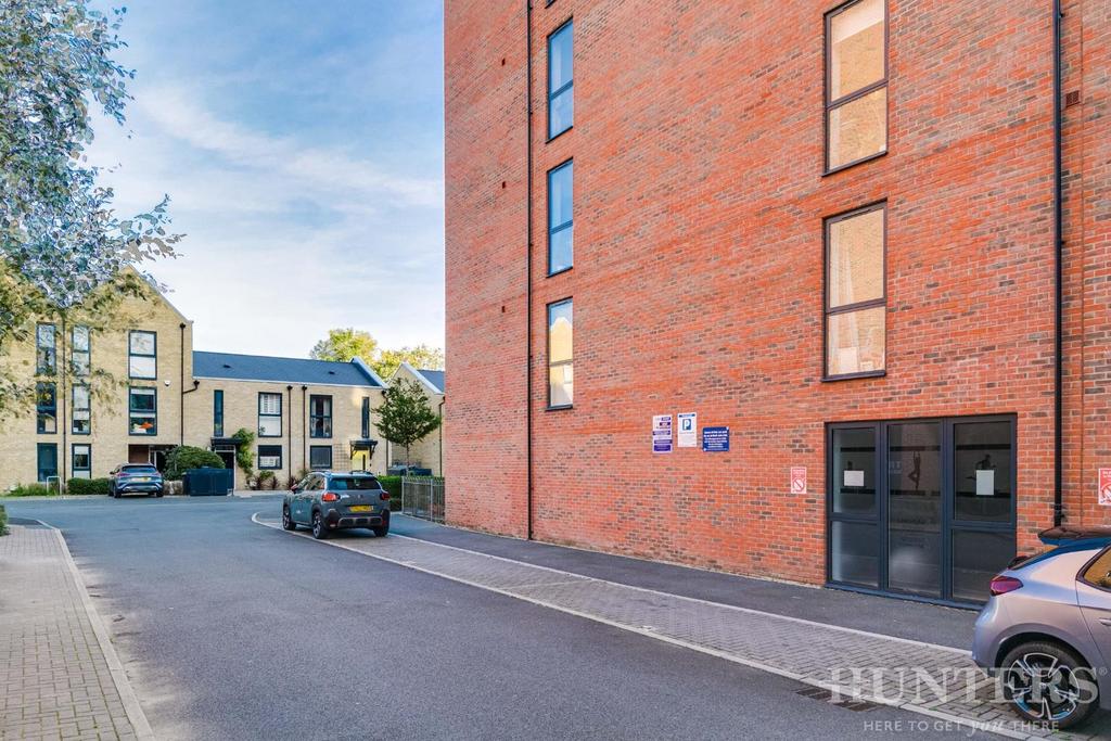Flat 74, Bathurst Square London, N15 4 FA-19.jpg