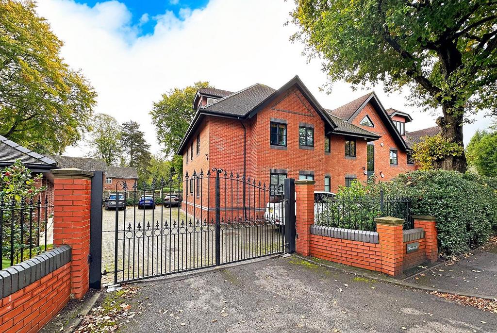 South Downs Road, Hale, Altrincham 3 bed apartment for sale £545,000