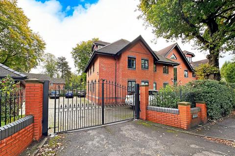 3 bedroom apartment for sale, South Downs Road, Hale, Altrincham