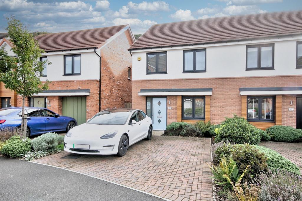 Highbury Close, Chester Le Street... 3 bed semidetached house £230,000