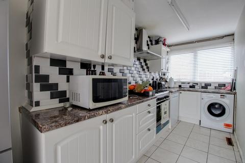 17 Avon Walk, Leighton Buzzard, LU7 3DE