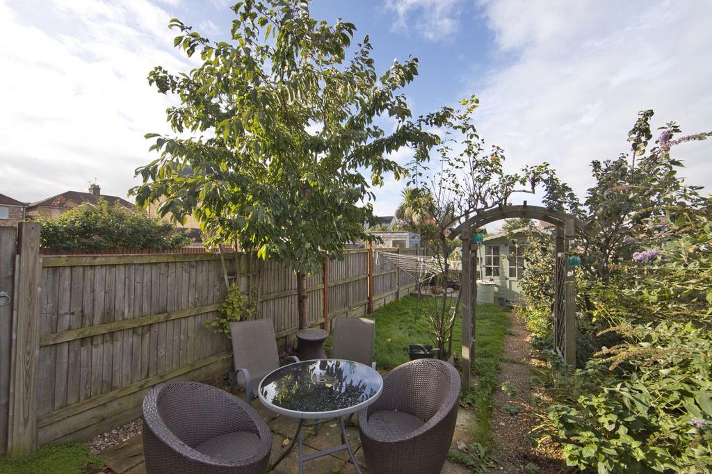 Mill Road, Deal, CT14 2 bed terraced house for sale £200,000