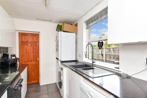 16 Trafalgar Road, Shoeburyness, Southend-on-sea, SS3 9EJ