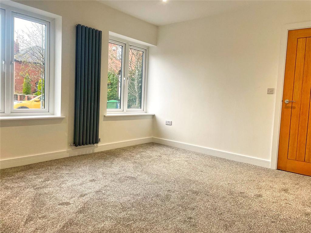 Hayfield Close, Moorside, Oldham... 3 bed townhouse £230,000