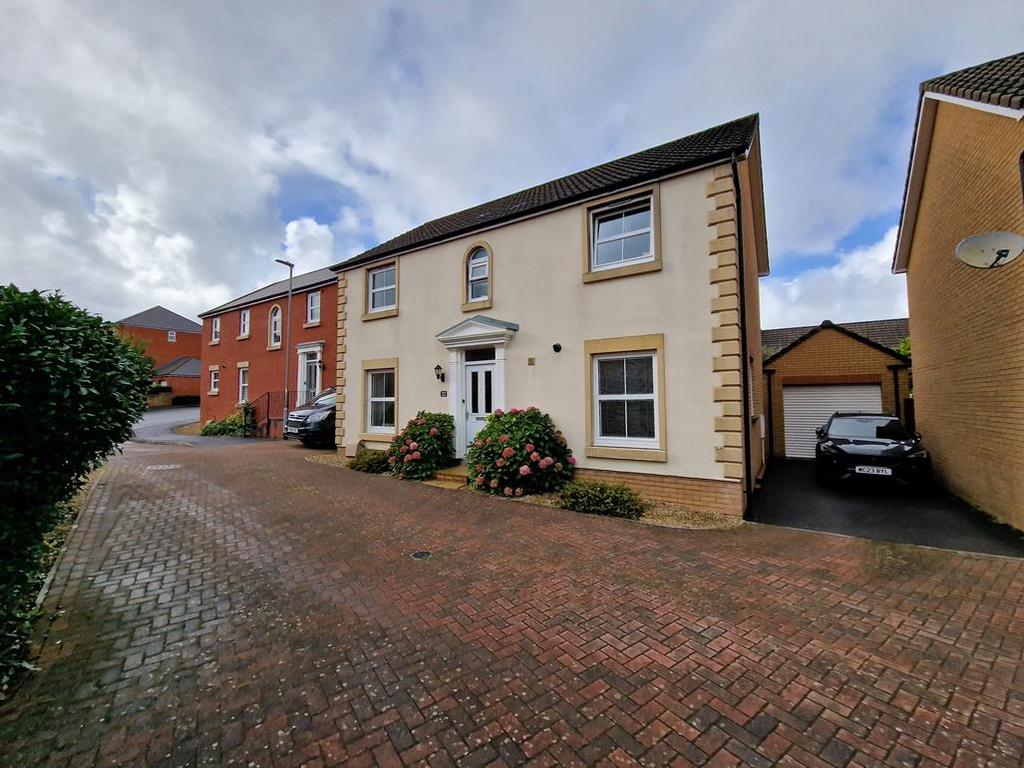 Kingswood Road, TA18 4 bed detached house for sale £349,950