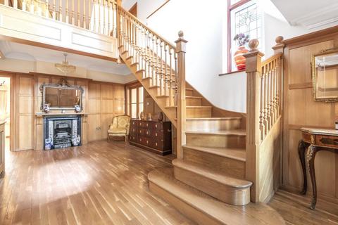6 bedroom detached house to rent, Broad Walk, Winchmore Hill, London, N21
