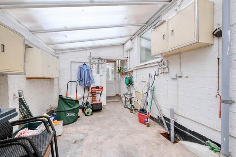 6 Charfield Close, Birmingham, B30 1QS