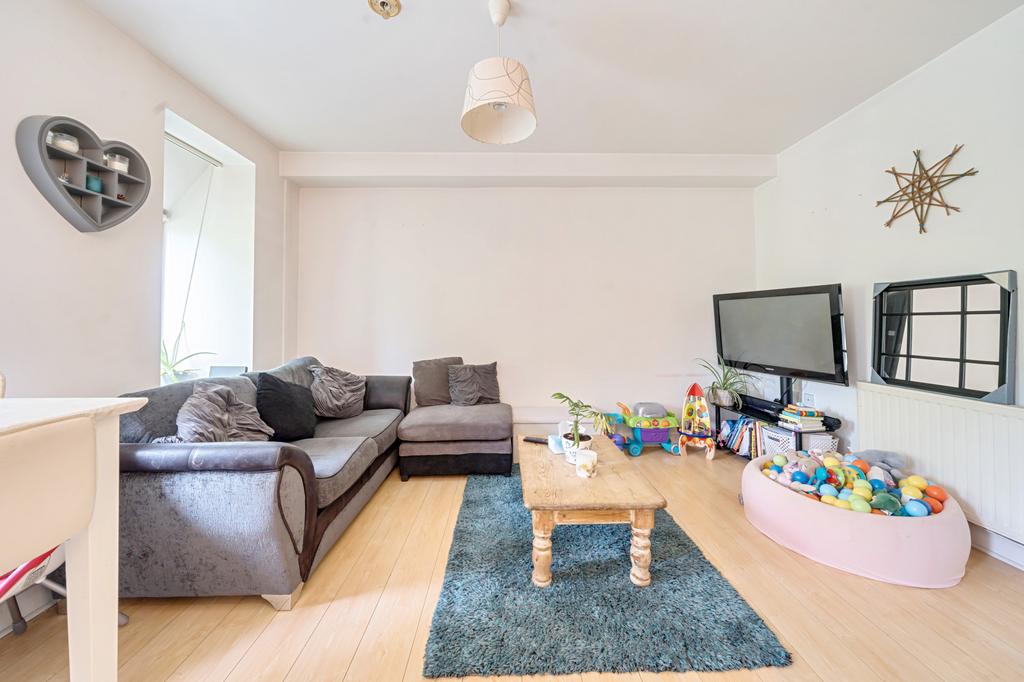 135 Dickenson Road, Manchester, M14 2 bed apartment for sale £155,000