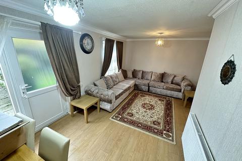 2 bedroom semi-detached house to rent - Darley Street, Manchester, M11