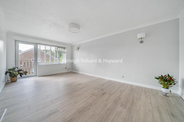 Embassy Gardens Beckenham BR3 2 bed apartment £1,700 pcm (£392 pw)