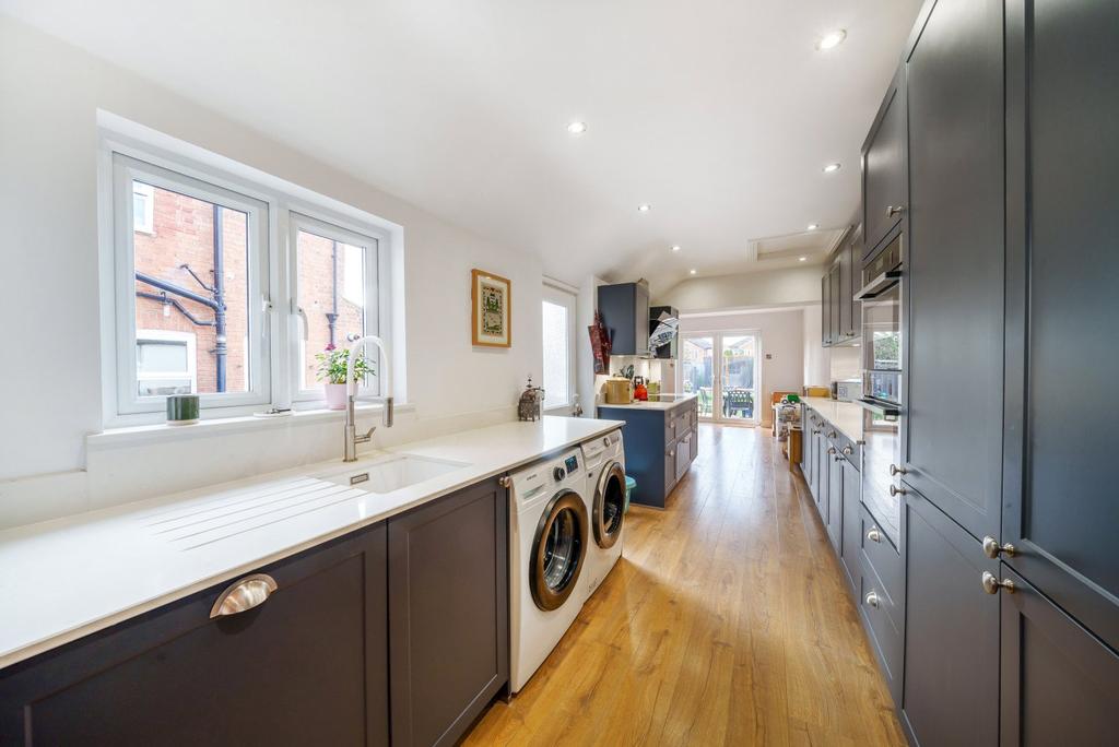 Abbey Road, Chertsey, KT16 4 bed semidetached house for sale £625,000
