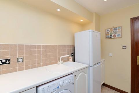 17/13 Johns Place, Edinburgh, EH6 7EN