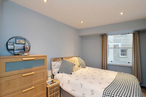 17/13 Johns Place, Edinburgh, EH6 7EN