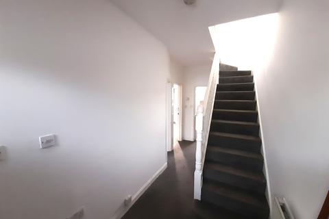 undefined, Heston Avenue, Hounslow, Greater London, TW5