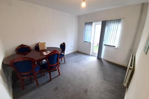 undefined, Heston Avenue, Hounslow, Greater London, TW5