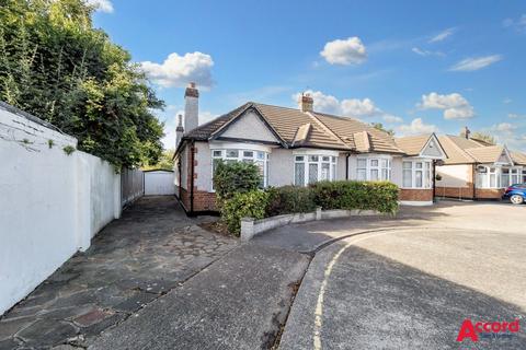 8 Mcintosh Close, Romford, RM1 4JH
