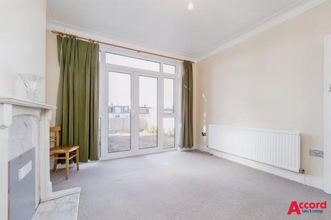 8 Mcintosh Close, Romford, RM1 4JH