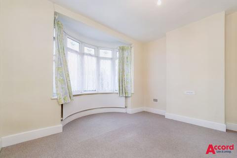 8 Mcintosh Close, Romford, RM1 4JH